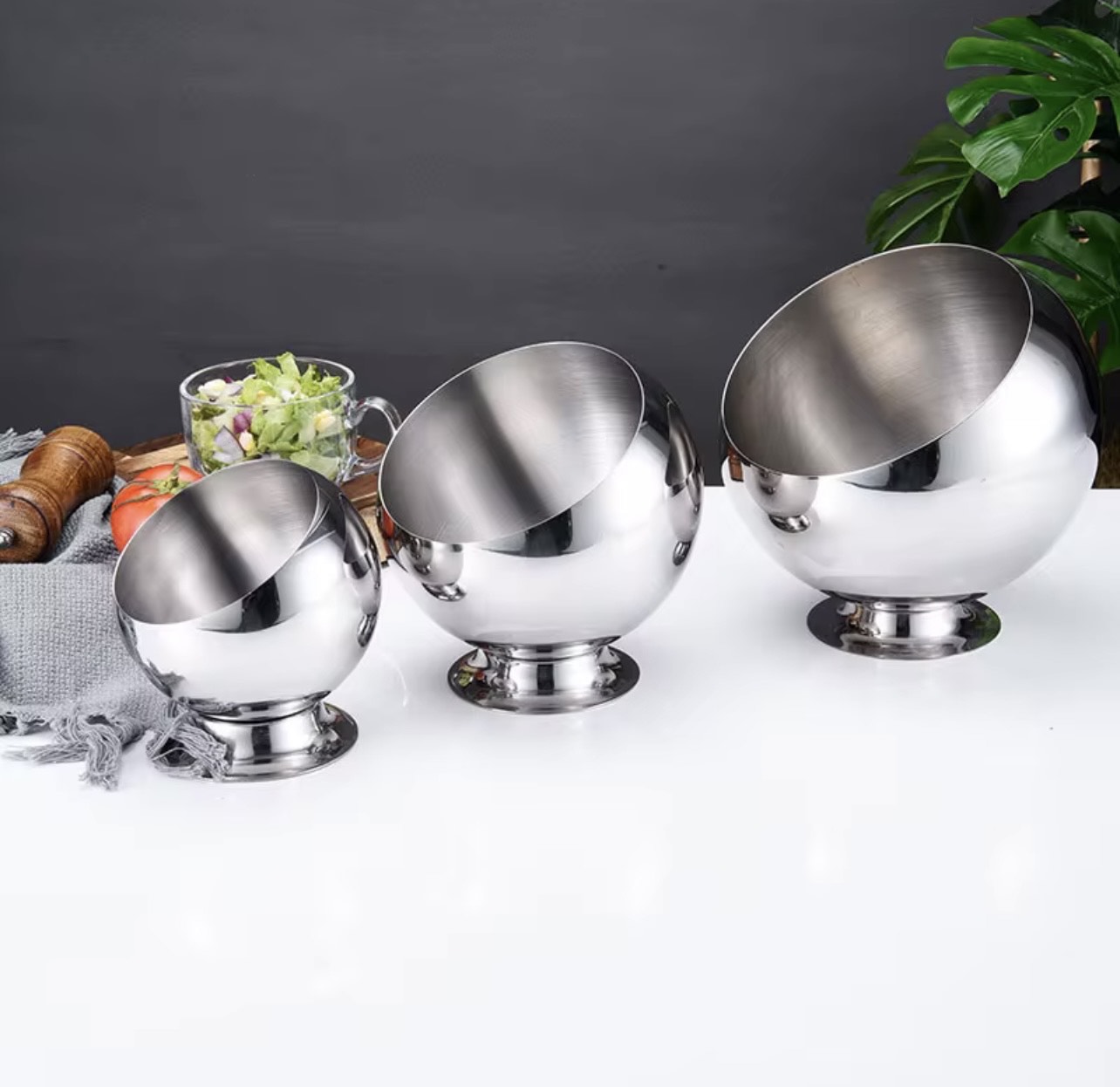 Stainless steel bowl with lid (set of 3) - Image 3